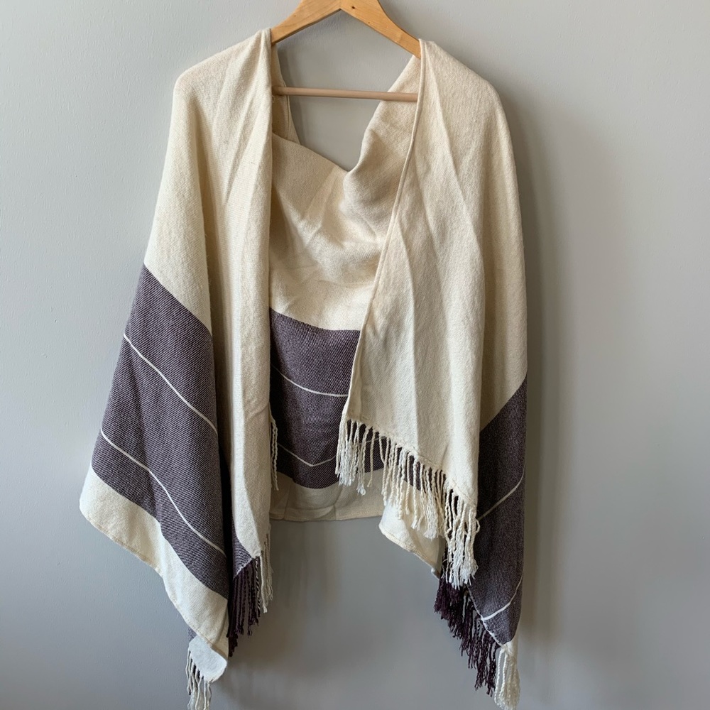 LOFT Poncho - One Size